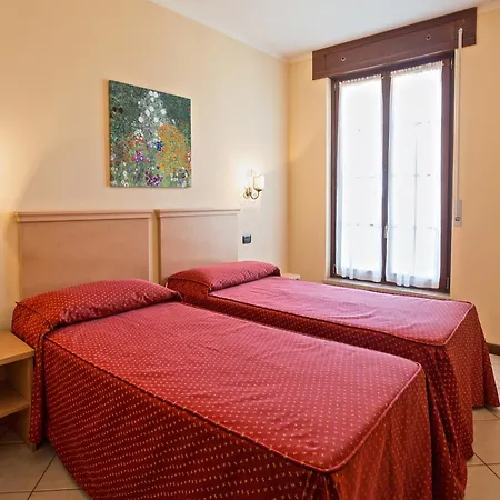 Mainard Aparthotel