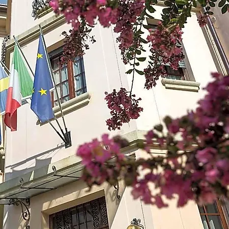 Lejlighedshotel Mainard 4*
