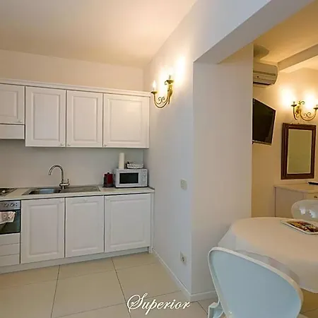Mainard Lejlighedshotel 4*