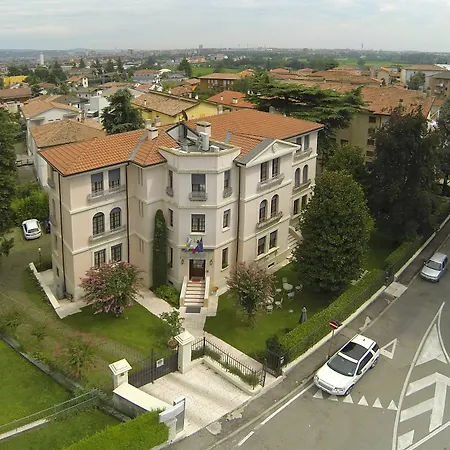 سكن Mainard