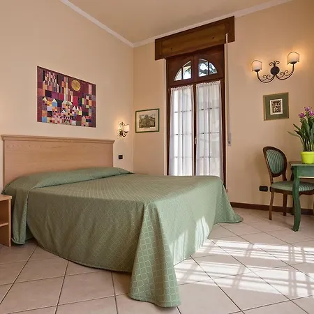 Mainard Hotel apartamentowy 4*