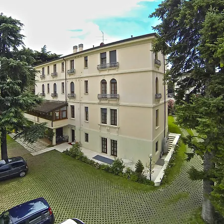 Apart-hotel Mainard