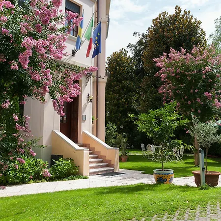 Mainard Hotel apartamentowy Werona